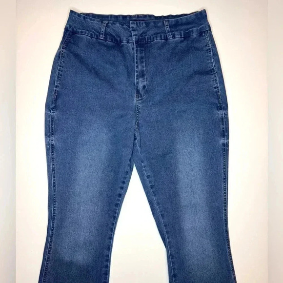 Zoe + Phoebe Women’s Slim Boot High Rise Jeans Size- 16 - Picture 1 of 2